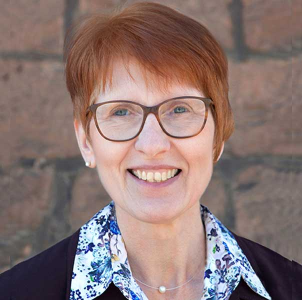 Pfarrerin Christiane Luckhardt, Vorstandsvorsitzende Vertretung des Zweckverbandes, Leitung, Personalführung Portrait: Christiane Luckhardt